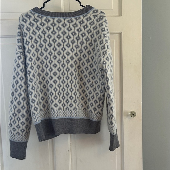 cupcakes & cashmere Gray and White Geometric V-Neck Cardigan - Picture 5 of 5
